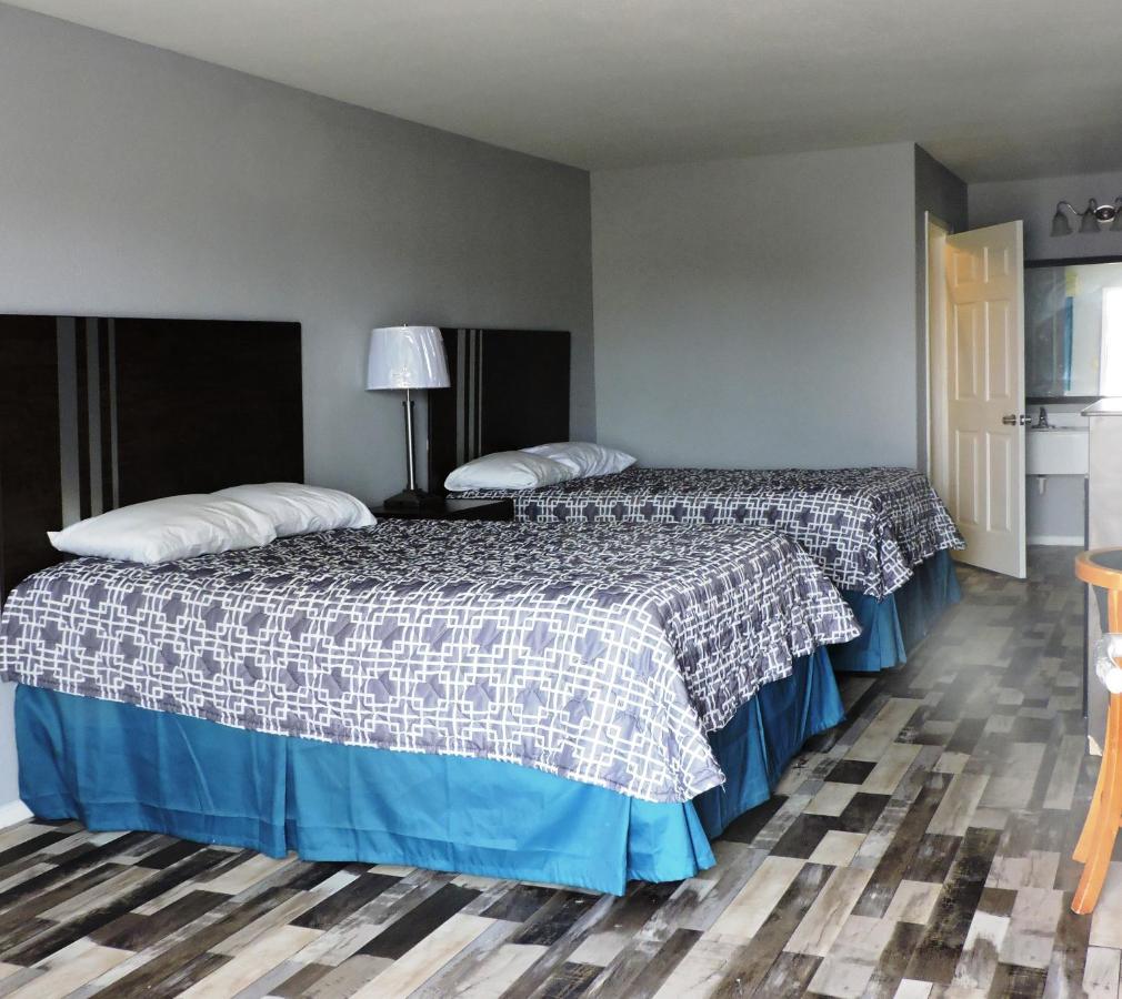 Riata Inn - Crystal City Εξωτερικό φωτογραφία