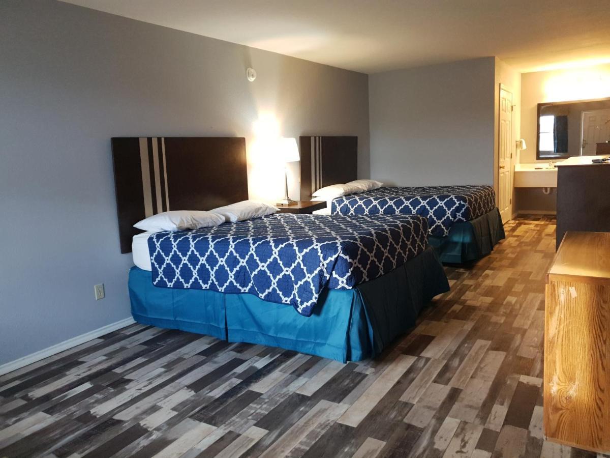 Riata Inn - Crystal City Εξωτερικό φωτογραφία